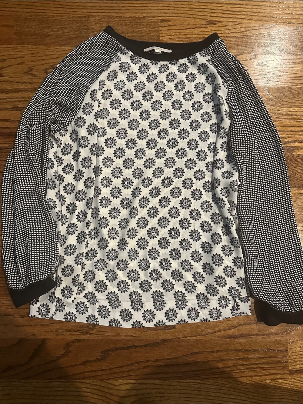 LOFT Black and White Floral Crewneck Blouse